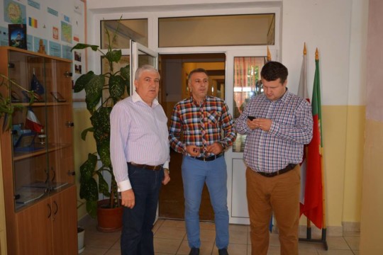 21317810_845083762319847_426517252414799997_n