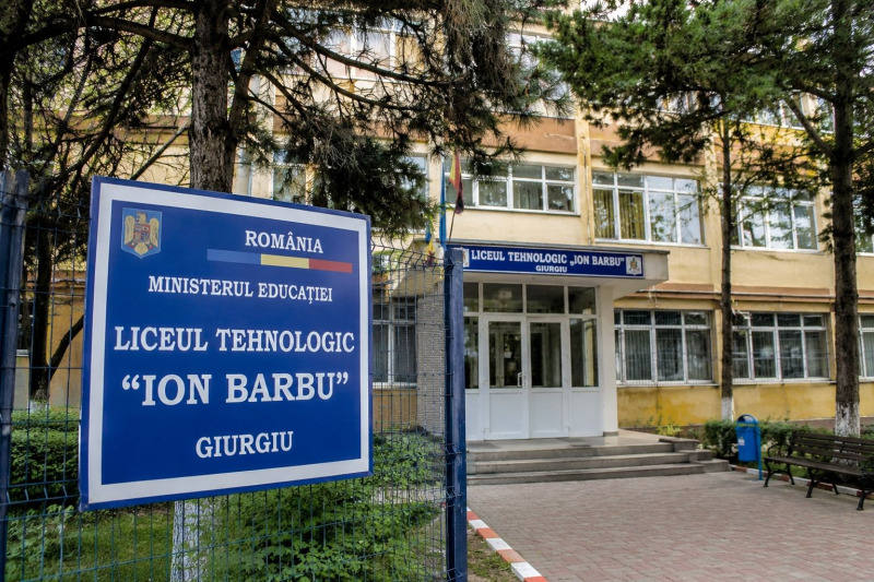 Altercație între două eleve la un liceu din Giurgiu. Poliția a deschis dosar de cercetare